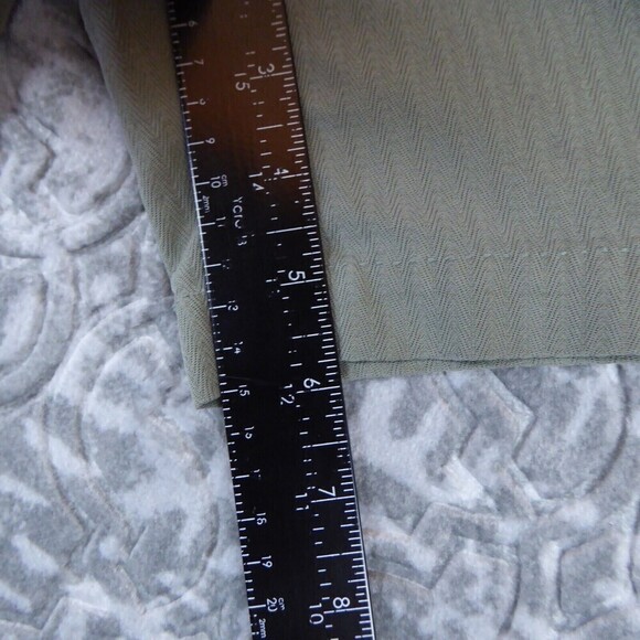 Tommy Bahama Shorts Womens 4 Beige 100% Silk Pleated High Waisted Pockets - Picture 6 of 7